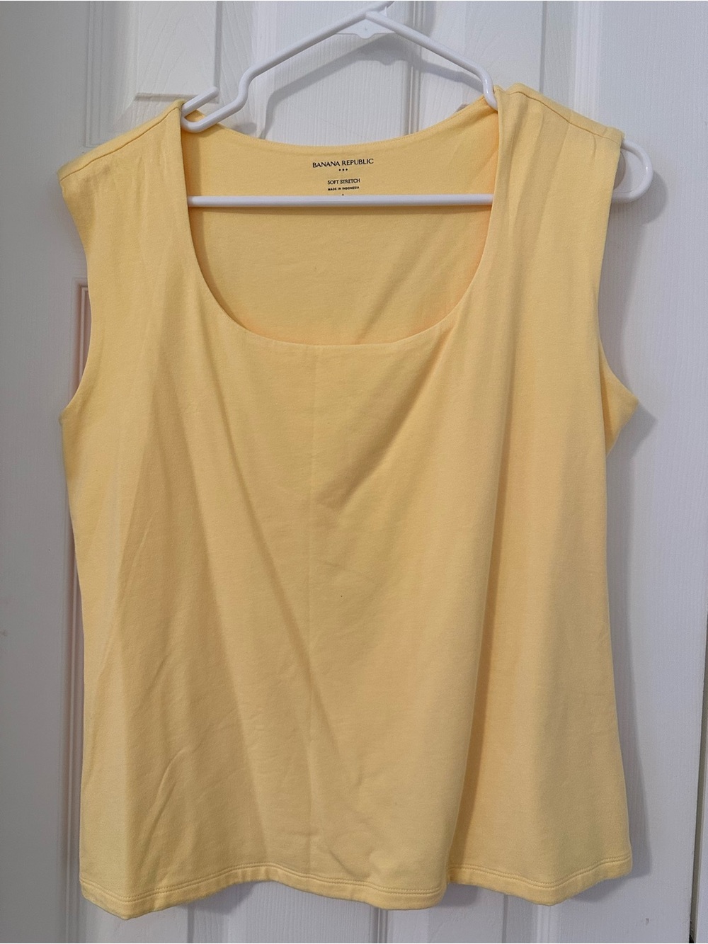 Banana Republic Pale Yellow Scoop Neck Tank